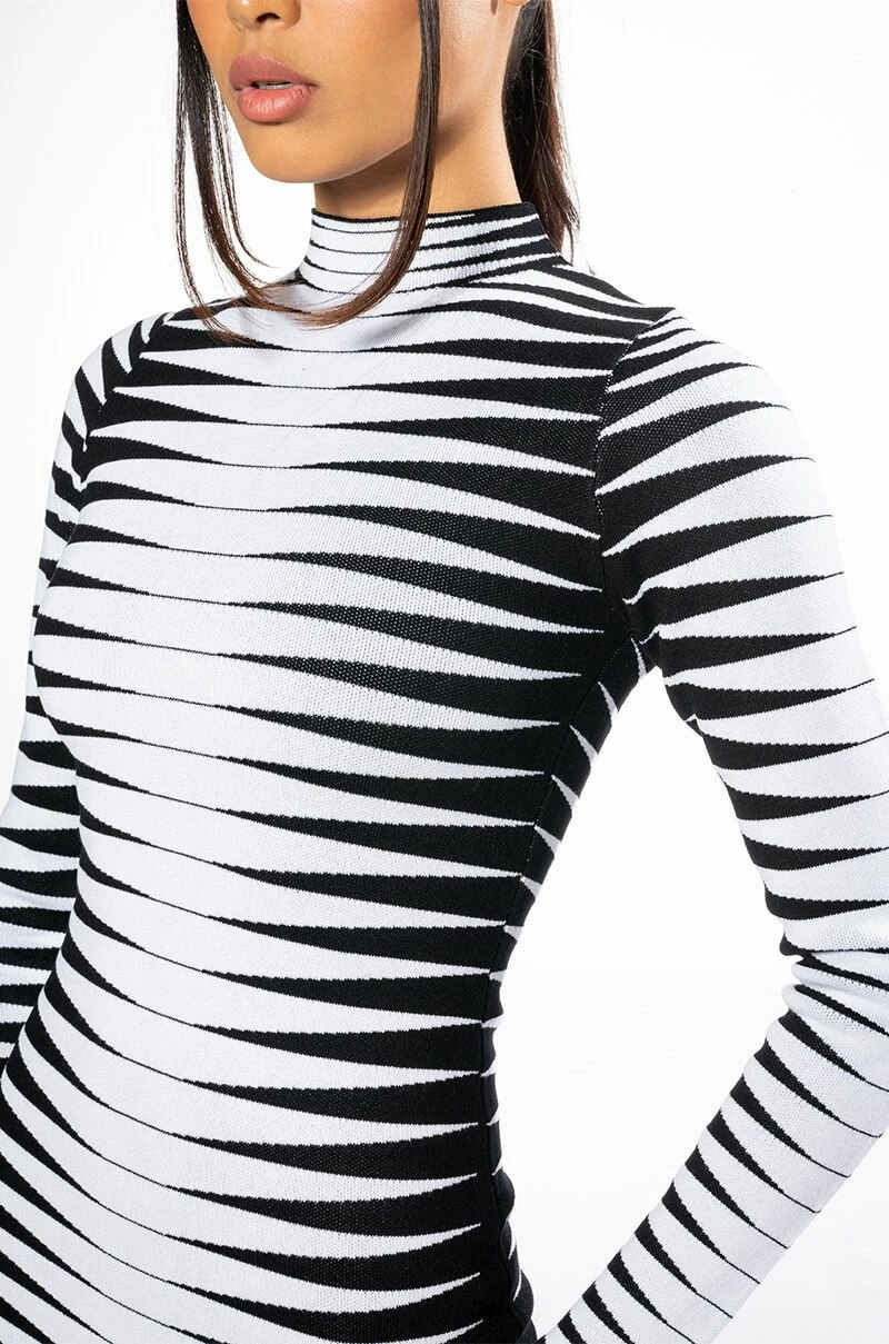 ALL AN ILLUSION LONG SLEEVE MIDI DRESS - Image 5